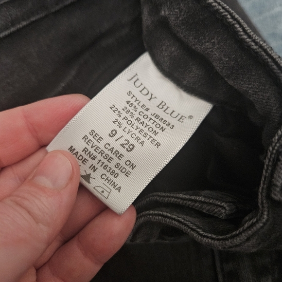 Judy Blue Skinny Fit Black Jeans! - Picture 6 of 10